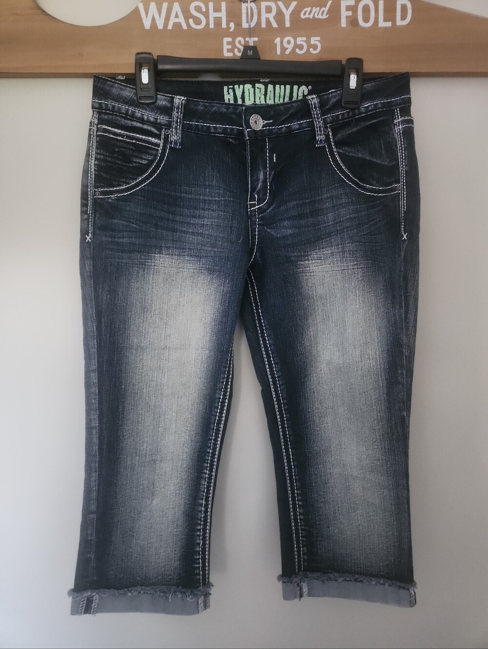Hydraulic Bailey Denim Capri Jeans Womens 35 Waist 13/14 Distressed Embroidered